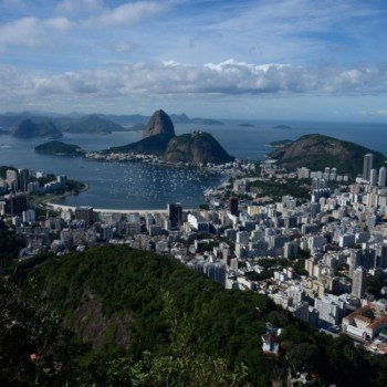 Feriado do dia 12 muda a rotina dos cariocas