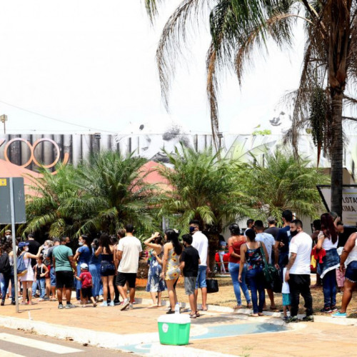 Zoo de Brasília tem tumulto na porta e polícia é acionada