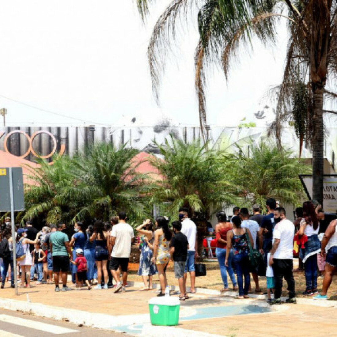 Zoo de Brasília tem tumulto na porta e polícia é acionada