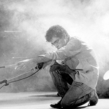 Hoje é Dia: 25 anos sem Renato Russo; conheça esse ídolo do rock