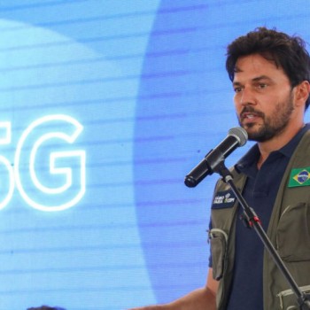 Investimentos do 5G vão universalizar internet no Brasil, diz ministro