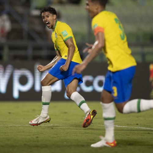 Brasil joga mal, mas vence Venezuela nas Eliminatórias