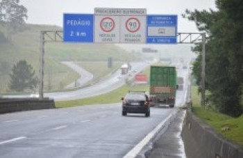 Mais de 2 milhões de veículos devem passar pelo Alto Tietê no feriado