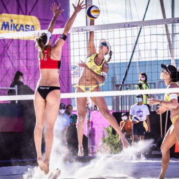 Vôlei de praia: Ágatha e Duda batem suíças medalhistas olímpicas