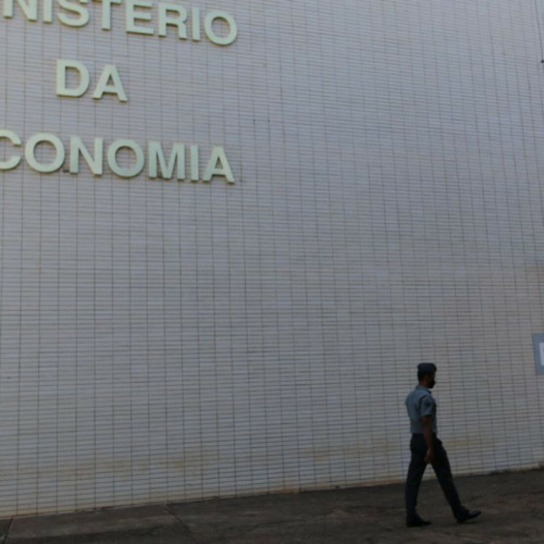 Governo estabelece ponto facultativo em 11 de outubro
