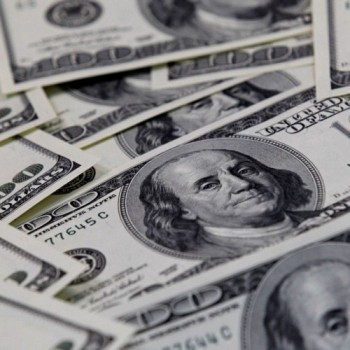 Dólar e bolsa fecham estáveis com trégua nos Estados Unidos
