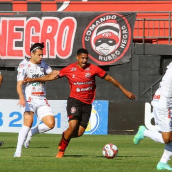 Brasil de Pelotas encerra jejum de vitórias na Série B