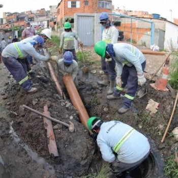 Obras da Sabesp no Badra recebe vistoria do prefeito