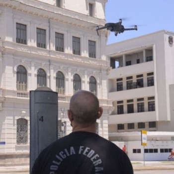 Polícia Federal apreende 5 toneladas de cocaína no porto do Rio