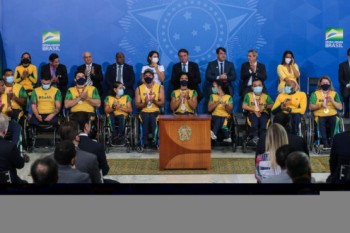 Presidente recebe atletas olímpicos e paralímpicos no Palácio