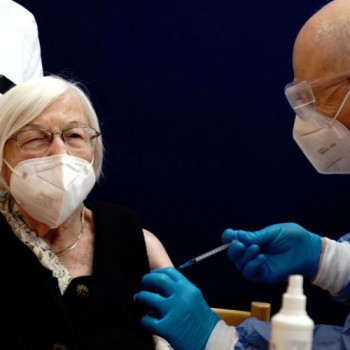 Covid-19: Brasil registra 21,4 milhões de casos e 598 mil óbitos
