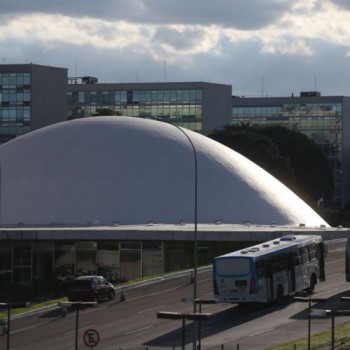 Senado aprova criação de memorial para vítimas da covid-19