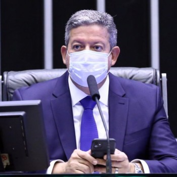 Presidente da Câmara diz que votará alteração do ICMS dos combustíveis