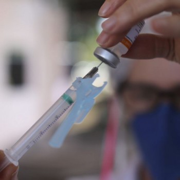 Covid-19: São Paulo aplica dose adicional em idosos acima de 60 anos