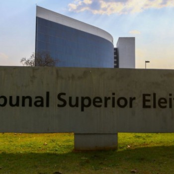 Um ano antes de eleição, TSE abre código-fonte de urnas eletrônicas