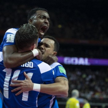 Brasil vence Cazaquistão de virada e leva bronze no Mundial de Futsal