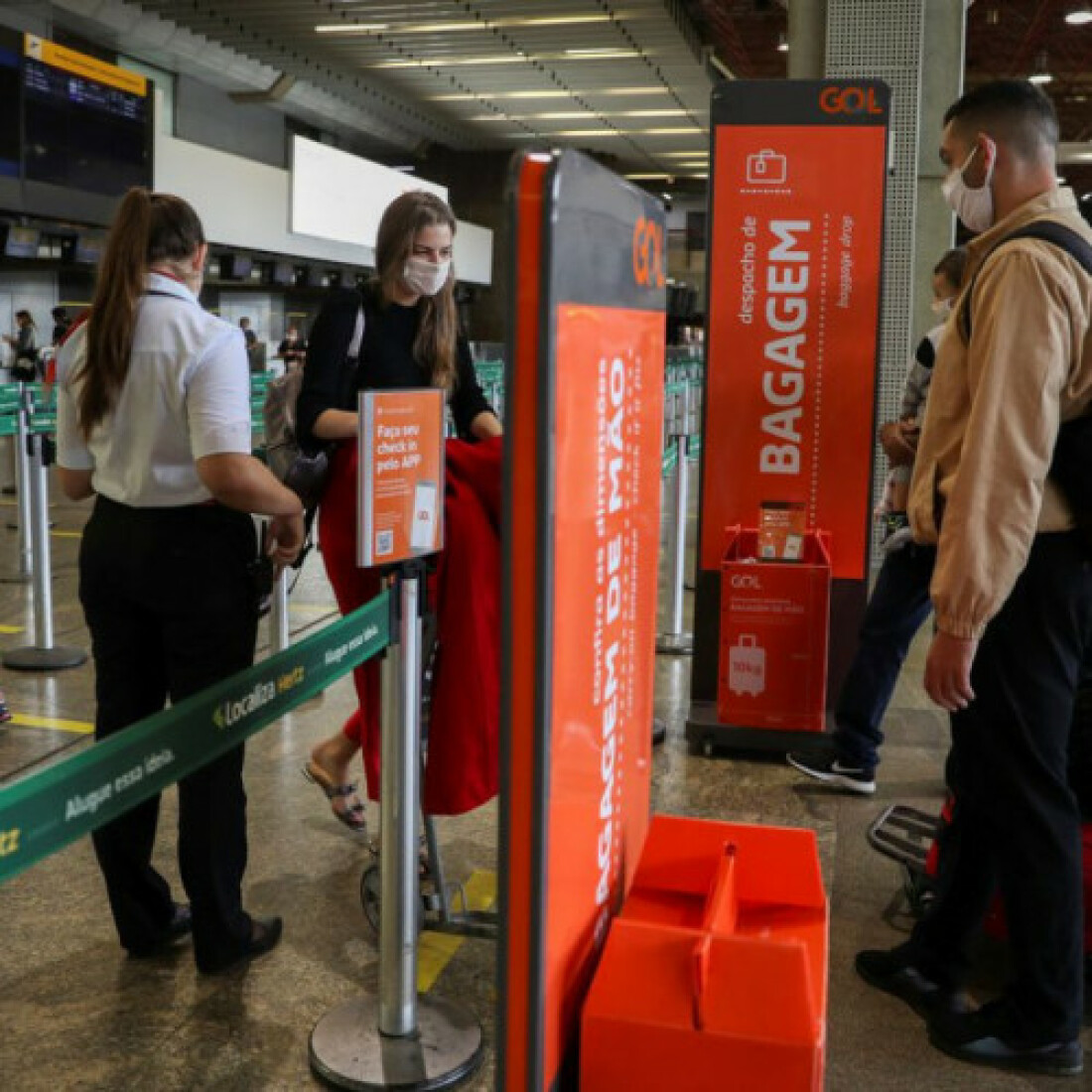 Argentina reabre fronteiras aéreas para brasileiros