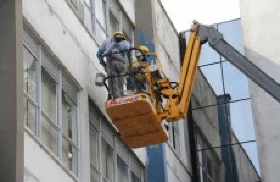 Fachada da Prefeitura de Mogi passa por revitalização