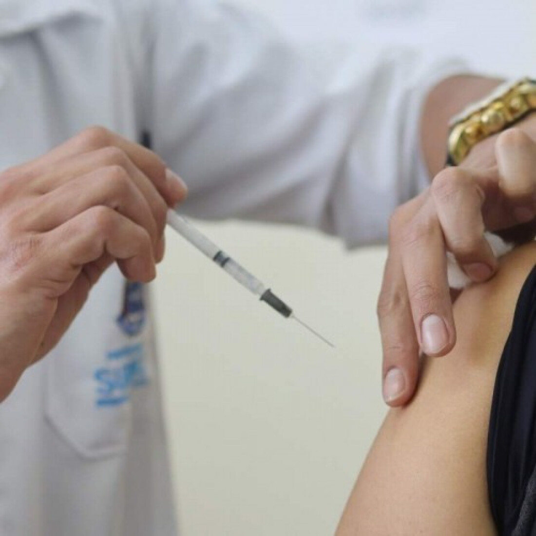 Primeiro dia de vacinação nas UBSs registra 4,9 mil aplicações