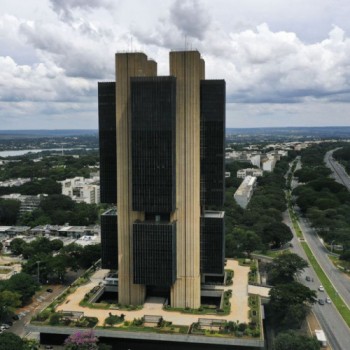 BC eleva projeção de crescimento da economia de 4,6% para 4,7%