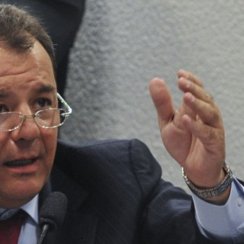 Cabral é condenado por usar helicóptero do governo para uso particular