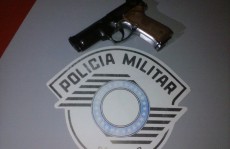 Suspeito é detido com arma de brinquedo