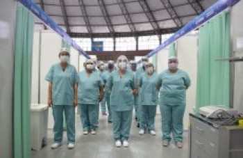 Profissionais da saúde recebem homenagem por luta contra Covid
