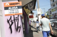 Com crise, mercado imobiliário registra aumento de locações