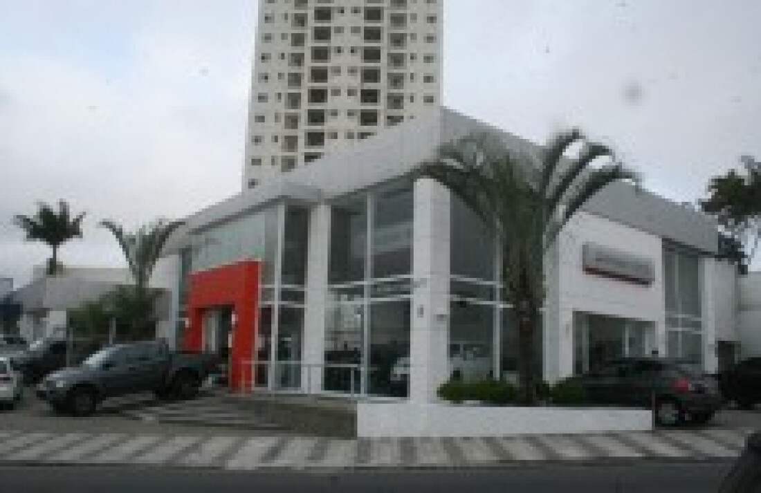 Mitsubishi e Suzuki se juntam no mesmo lugar