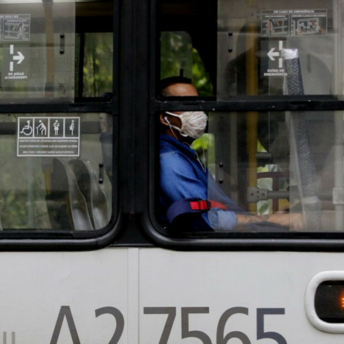 Covid-19: Brasil registra 793 óbitos e 15,3 mil infecções em 24h
