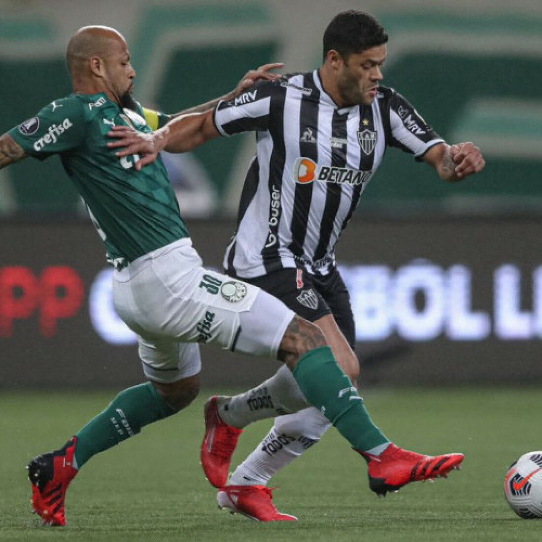 Libertadores: Atlético-MG e Palmeiras decidem vaga na final