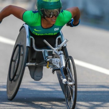 Aline Rocha conquista bronze entre cadeirantes na Maratona de Berlim