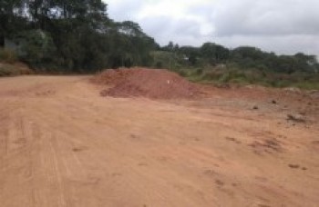 Prefeitura embarga terreno que recebe entulho irregular