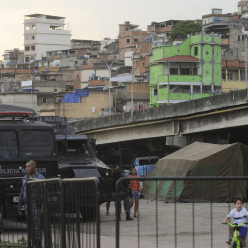 Cerca 54% dos moradores de favelas no Rio perderam emprego na pandemia