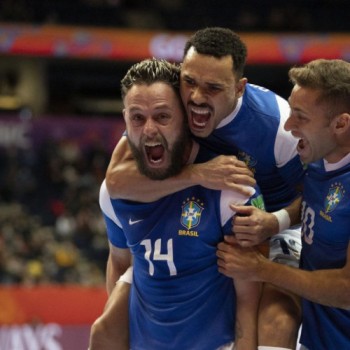 Brasil derrota o Marrocos e vai à semifinal da Copa do Mundo de futsal