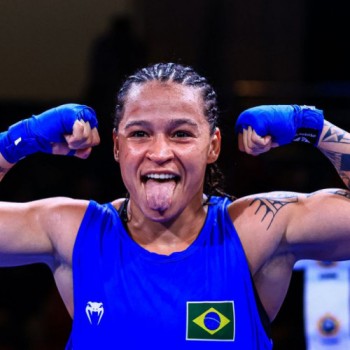 Bia Ferreira atropela rival e garante ouro no Mundial Militar de Boxe