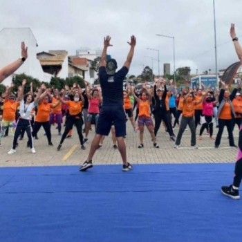 ? Aulão angaria absorventes para campanha