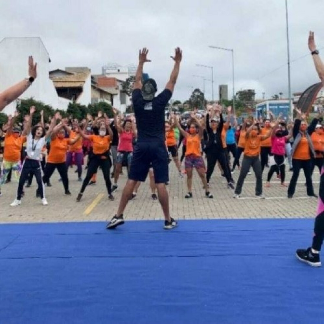 ? Aulão angaria absorventes para campanha
