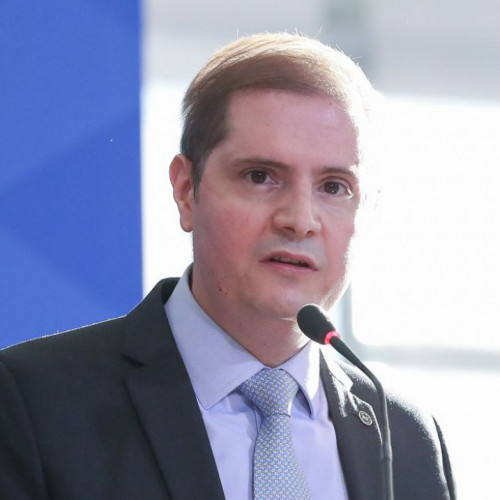 Ministro da AGU é diagnosticado com a covid-19