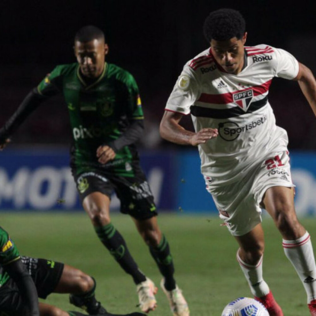 São Paulo e América-MG empatam em 0 a 0 pelo Brasileiro