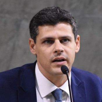 IOF não financiará Auxílio Brasil em 2022, diz secretário
