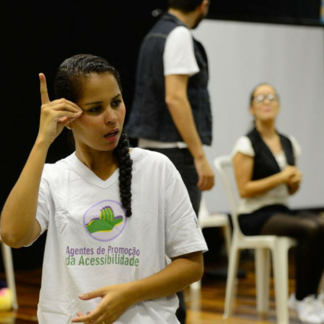 Surdos defendem Libras como segundo idioma oficial do Brasil