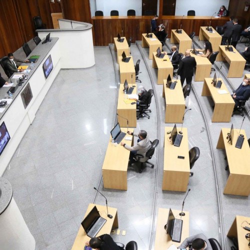 Câmara rejeita projeto de lei que reduz número de comissionados