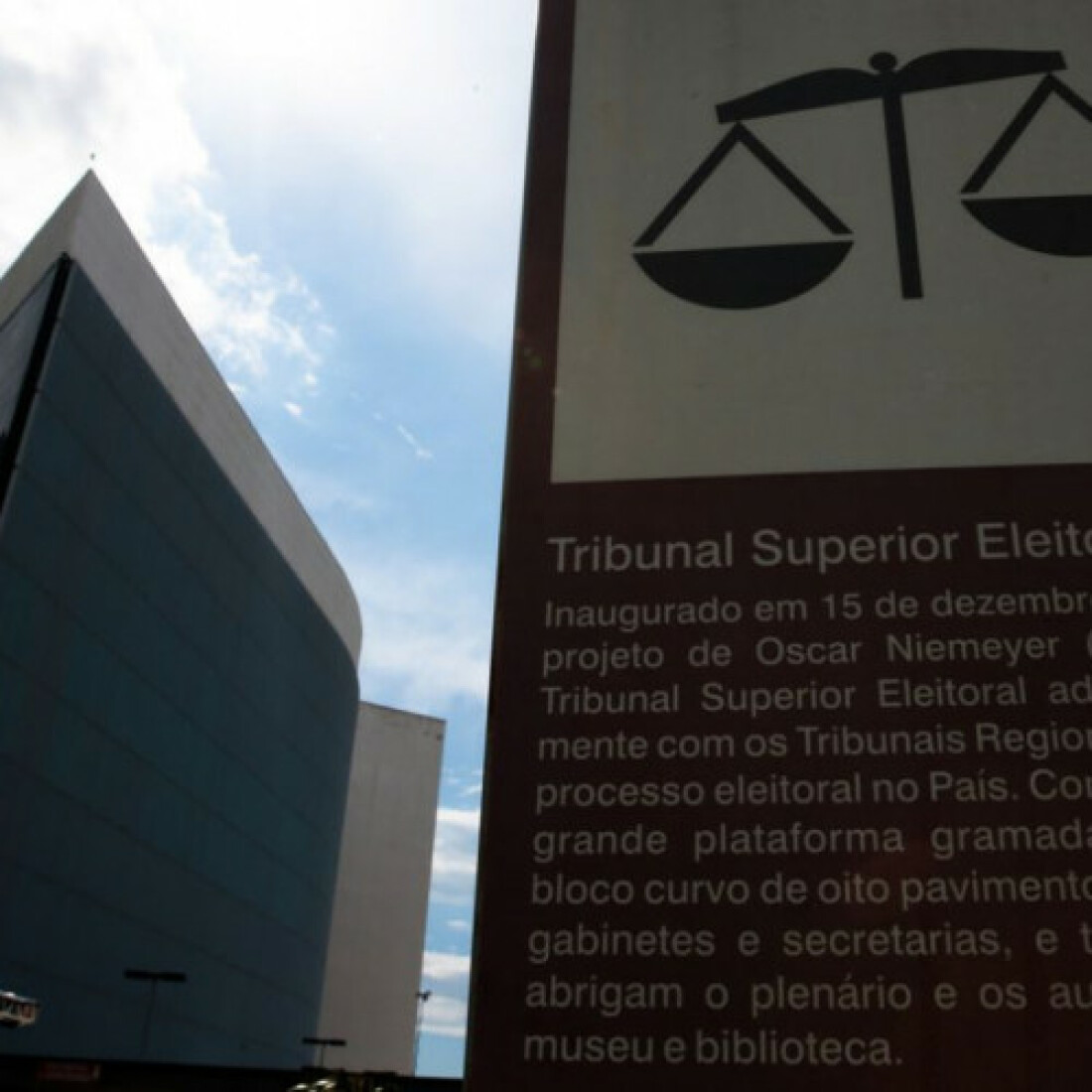 TSE volta a adiar julgamento de recurso apresentado por Pezão 