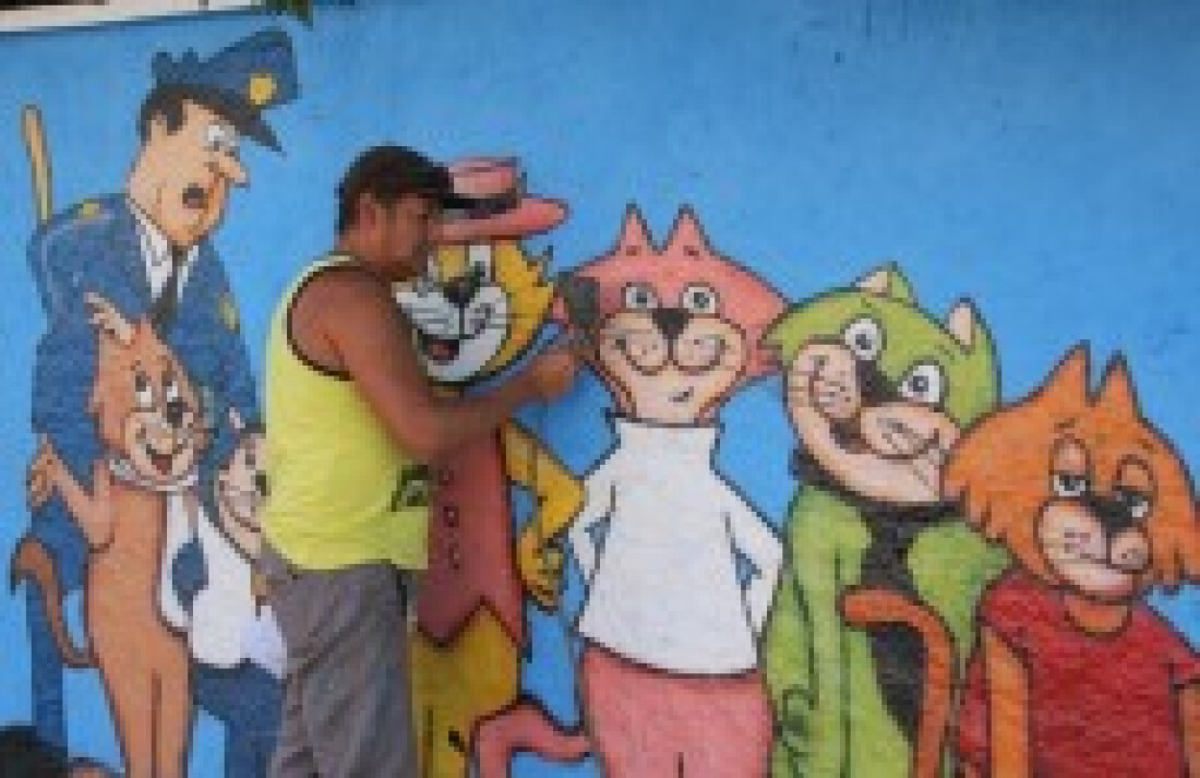 Artista dá vida aos muros das escolas municipais de Poá