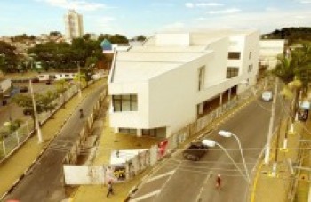 Teatro será inaugurado hoje em Poá
