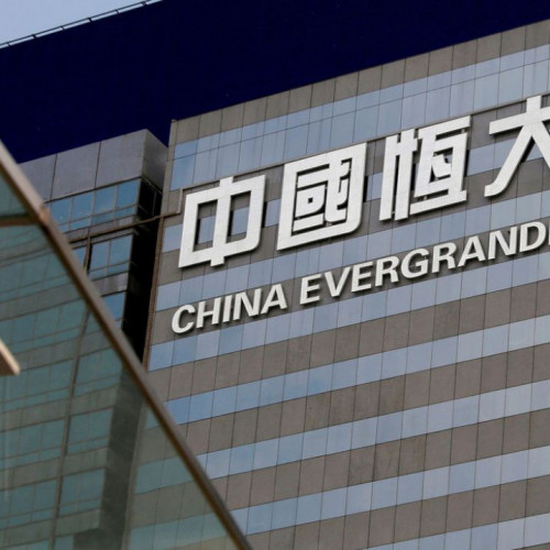 Crise da empresa chinesa Evergrande faz bolsas do mundo despencarem