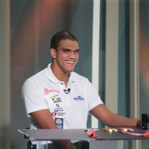 Escola é meio de crianças conhecerem esporte, diz campeão paralímpico