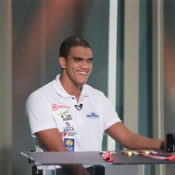 Escola é meio de crianças conhecerem esporte, diz campeão paralímpico