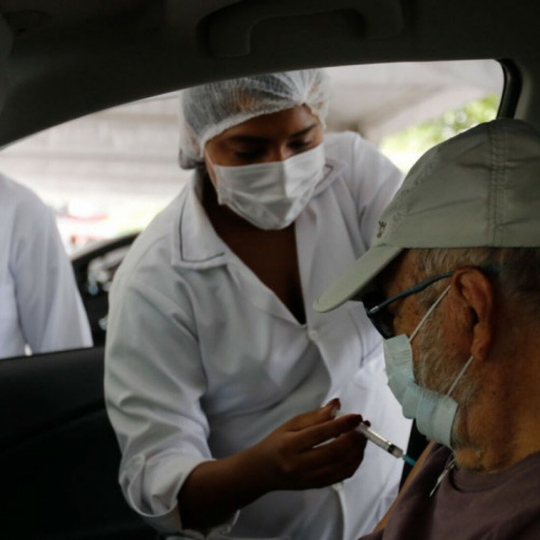 Covd-19: Rio aplica 2ª dose da Pfizer em quem tem 50 anos ou mais